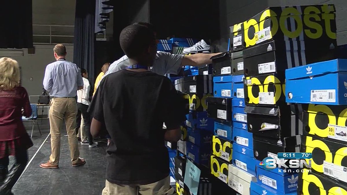 Andover teen delivers 2,000 shoes to kids in need wp.me/p4ySsy-15ny via <a href="/KSNNews/">KSN News Wichita</a>