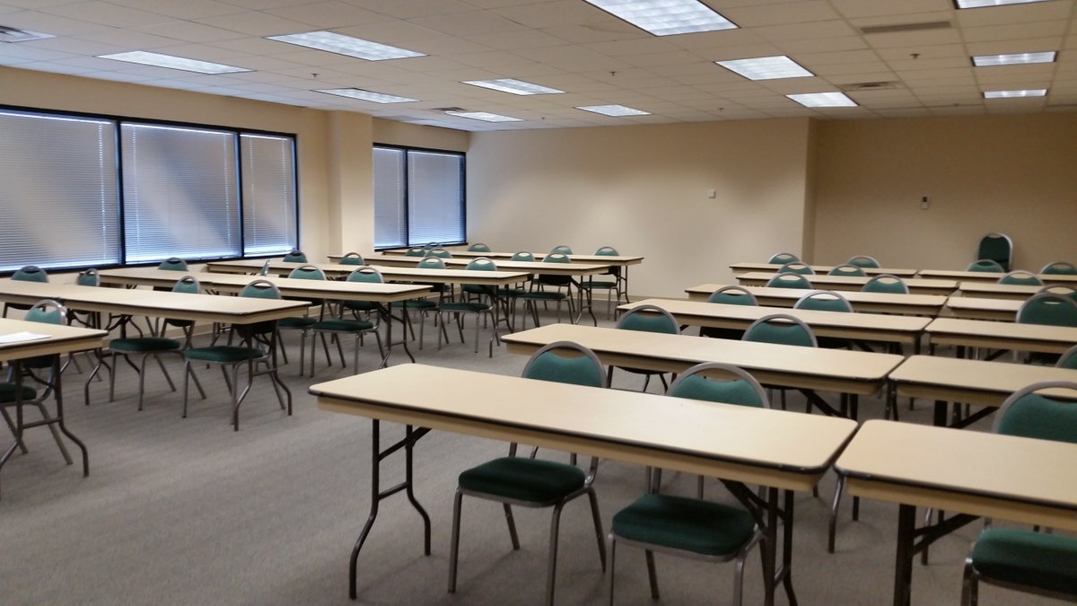 ThomasMoreTAP's tweet photo. Looking for a convenient way to finish your unfinished degree in business? Check out our site @BlueAshOhio #tmctap https://t.co/TVuvm3gRni