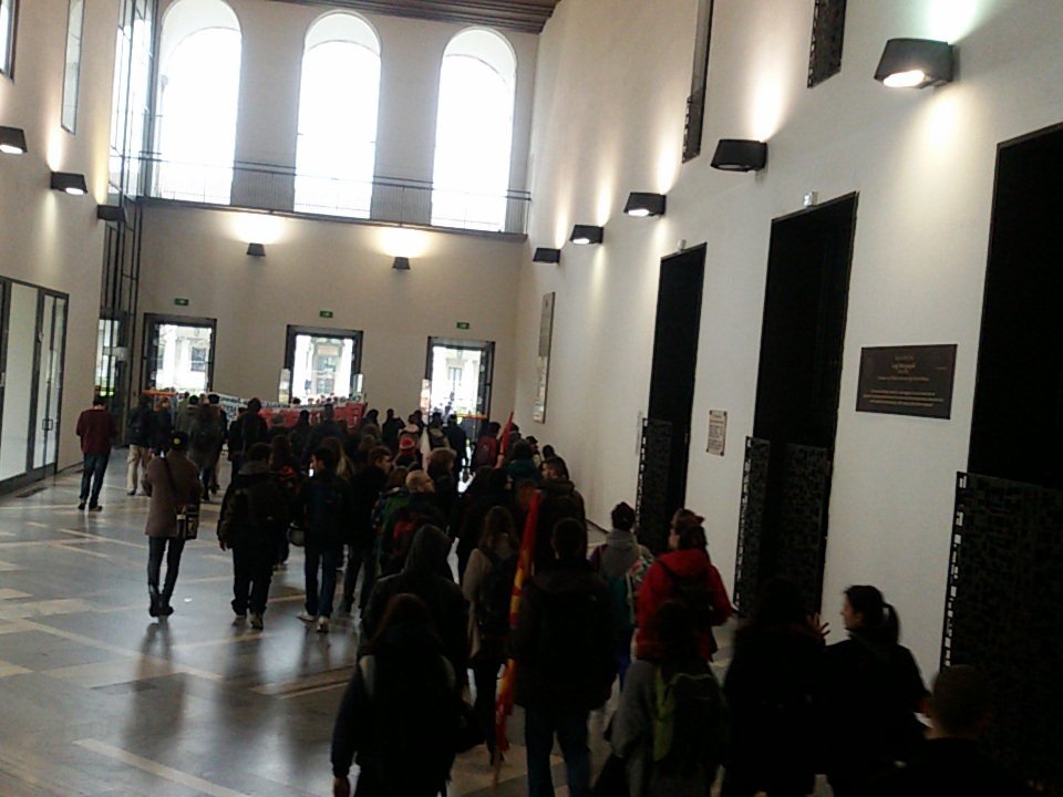 Giro <a href="/LaStatale/">Università degli Studi di Milano</a> x dire NO ai fascisti nelle università luoghi d cultura contro fascismo e razzismo #antifa