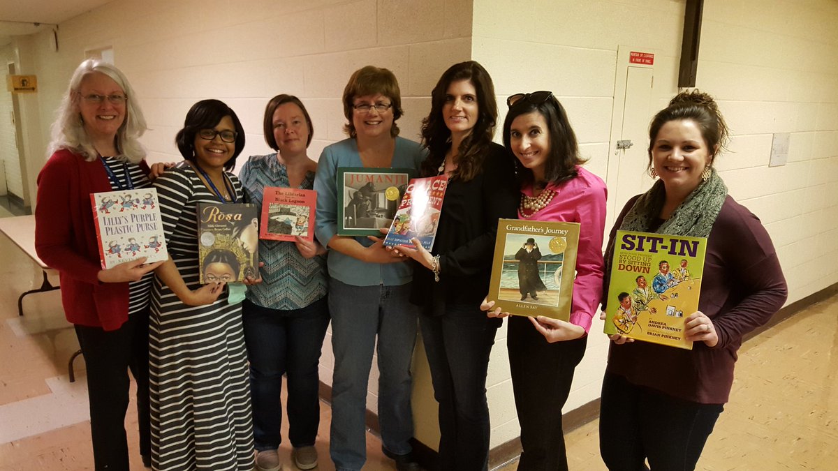 HunterElemGSO's tweet photo. Hunter 3rd Grade Teachers and support staff at GCS Learns morning session @GCSchoolsNC #GCSLearns #GCSYes https://t.co/g593YXy0Io
