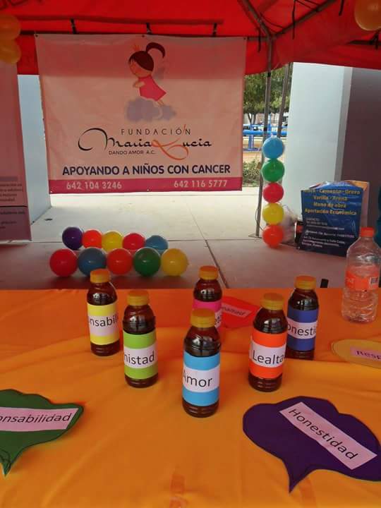 Marialuciadando's tweet photo. Presentando a nuestra fundación
@mattycuevasz 
#FeriaDeValores2016 https://t.co/qlPQHtHfPB