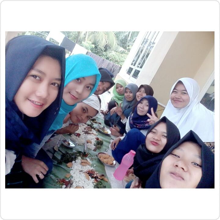 Sillaturrahmi ke rumahnya t herni bareng HTN B 😍😃