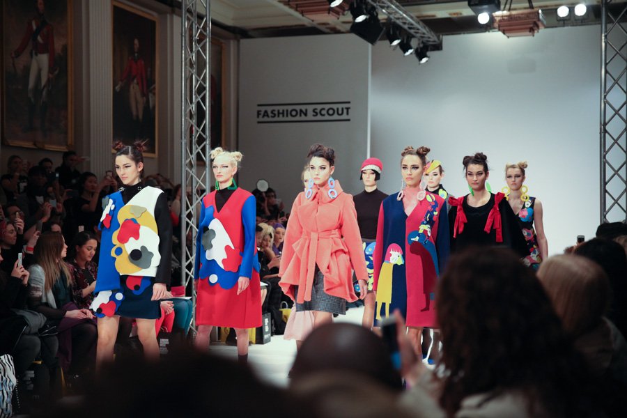 PHOENIXmagUK's tweet photo. LFW DAY 2 | Playful block colours at #LeafXia. P @CrisFragkou #LFW #AW16 #colour https://t.co/tQAp4KbvQg