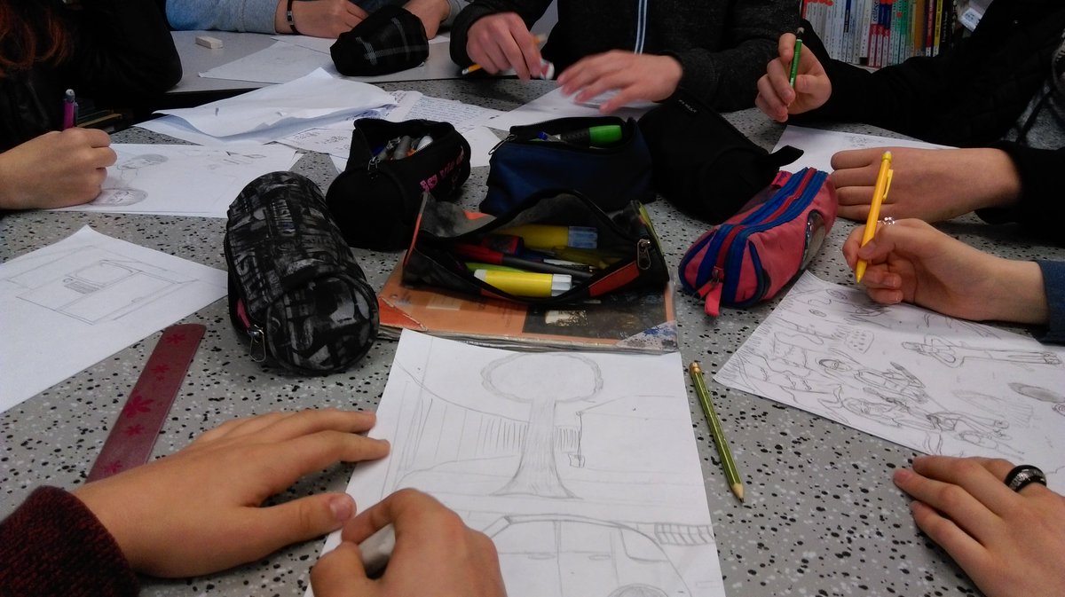 cdisenonches's tweet photo. Rentrée Re-Créative, #Syrano à Senonches. L'histoire avance bien et les dessinateurs ne lâchent plus leurs crayons. https://t.co/TaBqWNWKP9