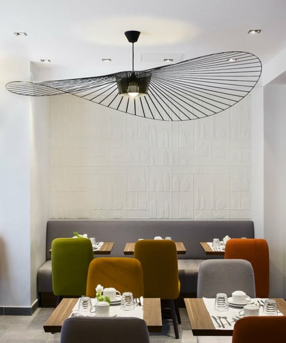 VibertEclairage's tweet photo. Légère, graphique et aérienne, on adore la suspension Vertigo de @Petite_Friture -  https://t.co/GBRMhJtQTS https://t.co/t38Yyv1co1