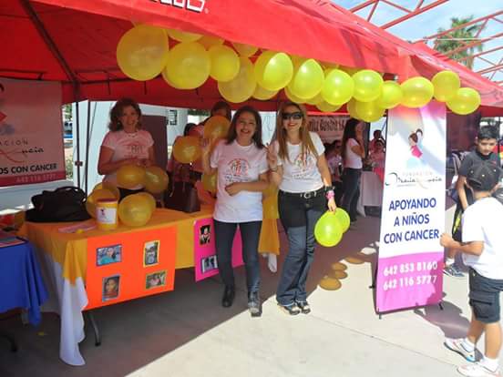 Marialuciadando's tweet photo. Dando Amor ♡
Muy felices, dando a conocer nuestra fundación en Feria de Valores 2016 https://t.co/vVk8tLPgUi
