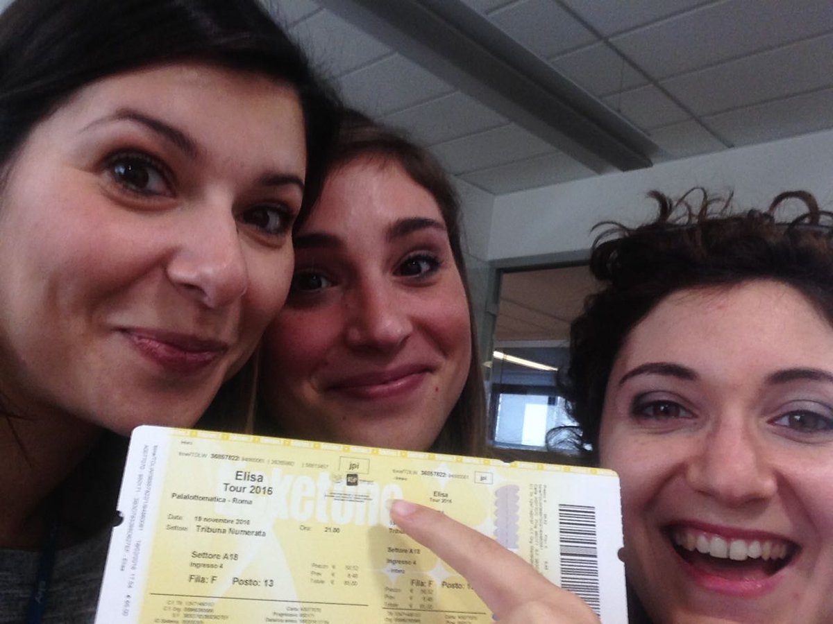 ciuanna's tweet photo. @elisatoffoli Noi siamo pronte! Anzi noi siamo già lì! Tu che fai, ci raggiungi? :) #elisafanclub #elisatour2016 https://t.co/ps1Plp81uA