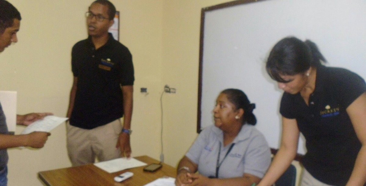 MidesLaChorrera's tweet photo. Promoción Prog. P. Empresario y ODSS  a la Empresa Playa Bonita Veracruz y a jóvenes de cursos Inadeh @AlcibiadesVV https://t.co/k5ZeQq8nll