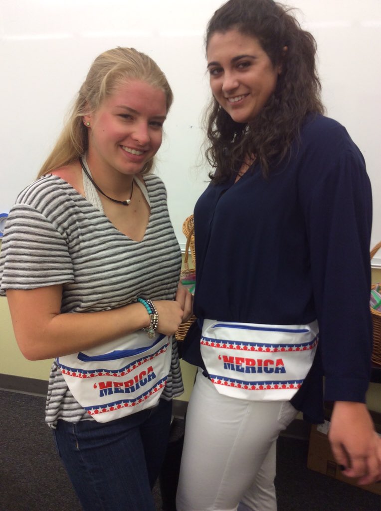 MericasMunchies's tweet photo. LOOKOUT FOR OUR MERICA FANNY PACKS!! 🇺🇸🍪😏 #Tamethemunch https://t.co/VLuN1VyvnT