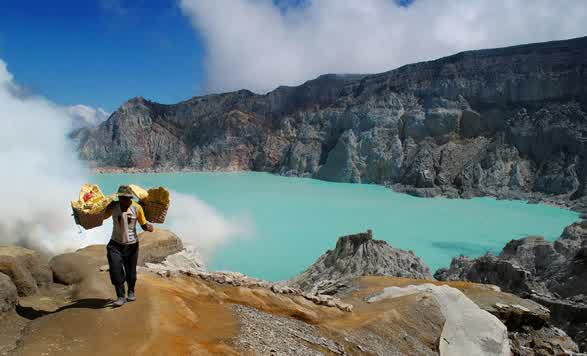 NgalasTrips's tweet photo. Paket wisata Gunung Ijen blue fire, ready untuk keberangkatan bulan maret.. call us https://t.co/Bmru1MOqt7
