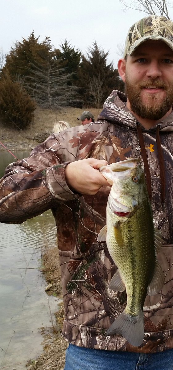 MSC15_CHEW's tweet photo. I'll take 70 in February anytime! #pondfishing https://t.co/S2VJSN4XvL