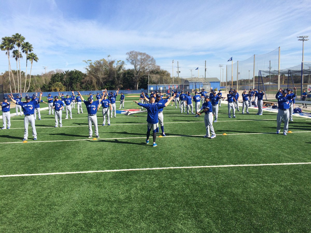 BlueJays's tweet photo. First official workout for pitchers &amp; catchers is underway! ⚾️☀️🌴 https://t.co/TAiJAuZxir