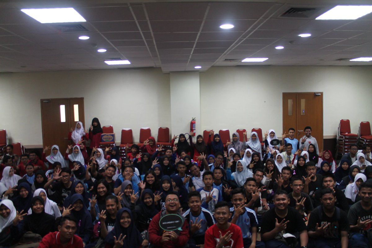 Dari pelajar depok untuk indonesia ! Yuk kita realisasikan bersama yg telah kita canangkan.