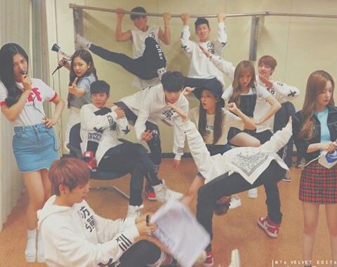 BtsVelvetChu's tweet photo. #Btsvelvet
#vrene #jungri #yoonseul #seumin #joykook #bangtanvelvet https://t.co/spqDVRpmnX