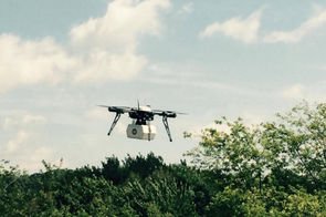 UGSShow2016's tweet photo. Pour éviter les accidents, la filière #drone veut répertorier les vols en temps réel https://t.co/zBsMe6b04F https://t.co/smIT2UNXUX