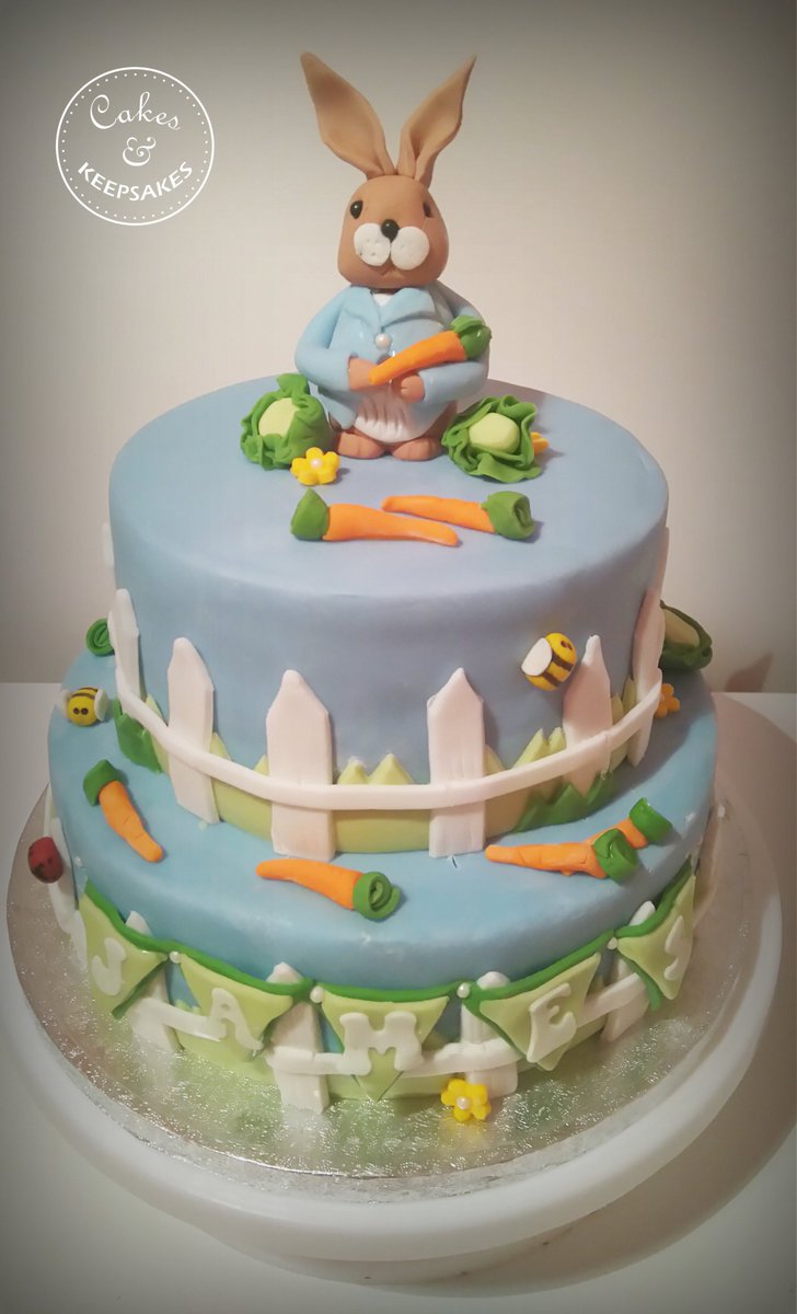 cakes_keepsakes's tweet photo. #peterrabbit #rabbit #bunny #namingday  #cakedesign #cakes @mycakedeco https://t.co/8lt5pJBf7q