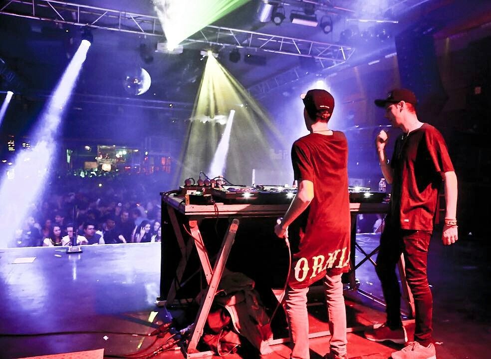 BILBAO WAS PURE FIRE @bullshitbilbao <3
@lasteapartydjs <a href="/Lizzie_Delucci/">⚡ LIZZ ⚡</a> #moshpit
#lit instagram.com/p/BCFgzd1G_C7/