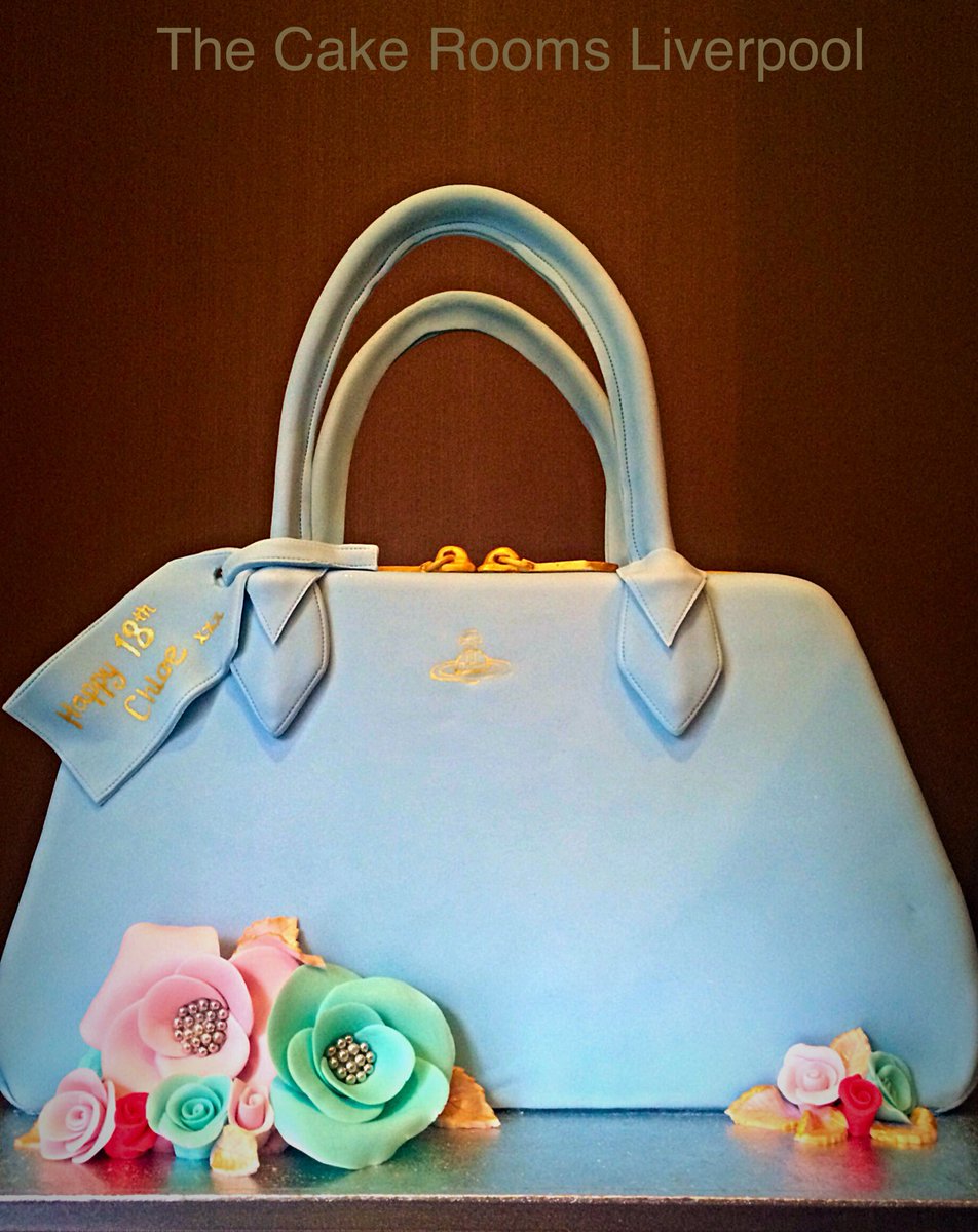 TheCakeRooms's tweet photo. Gorgeous Designer Bag made from delicious cake! https://t.co/LfcskpkSs8