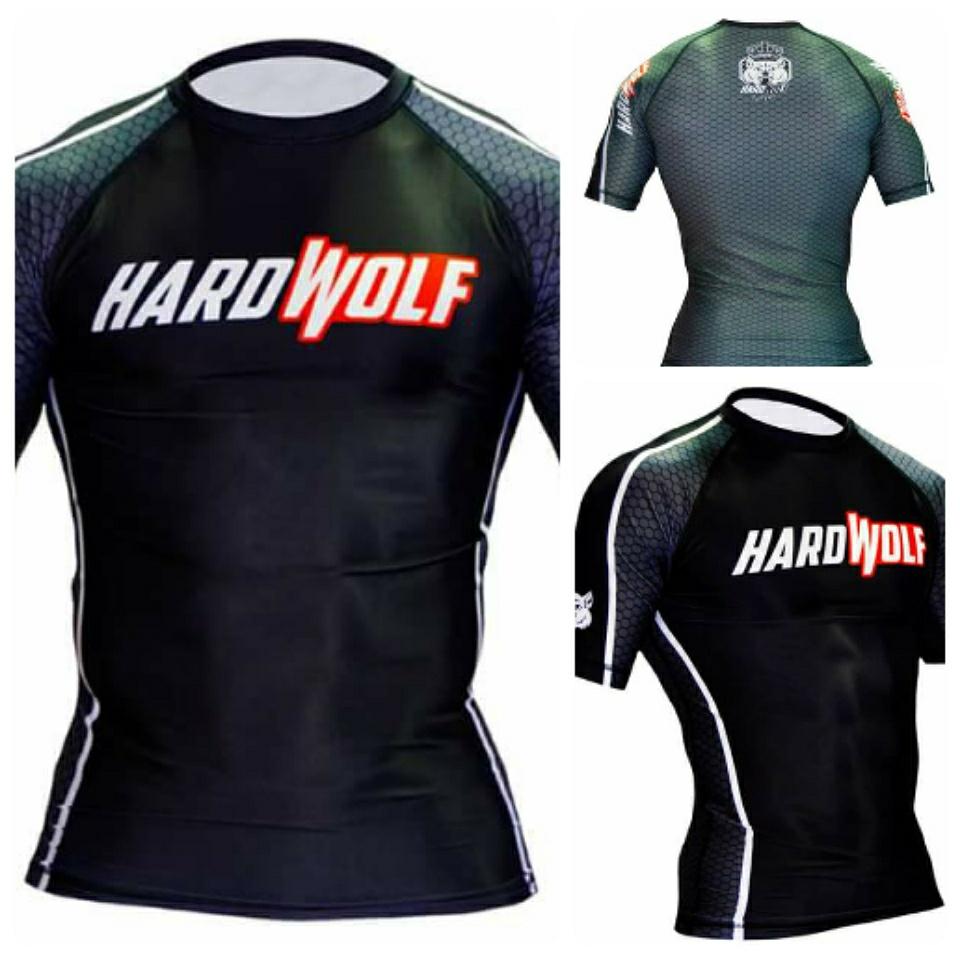 HardWolfWear's tweet photo. Os presentamos la Rash Guard Hexagonal Black Crown, perfecta para vuestros entrenamientos más duros

#hardwolf https://t.co/N22vEJW7MZ