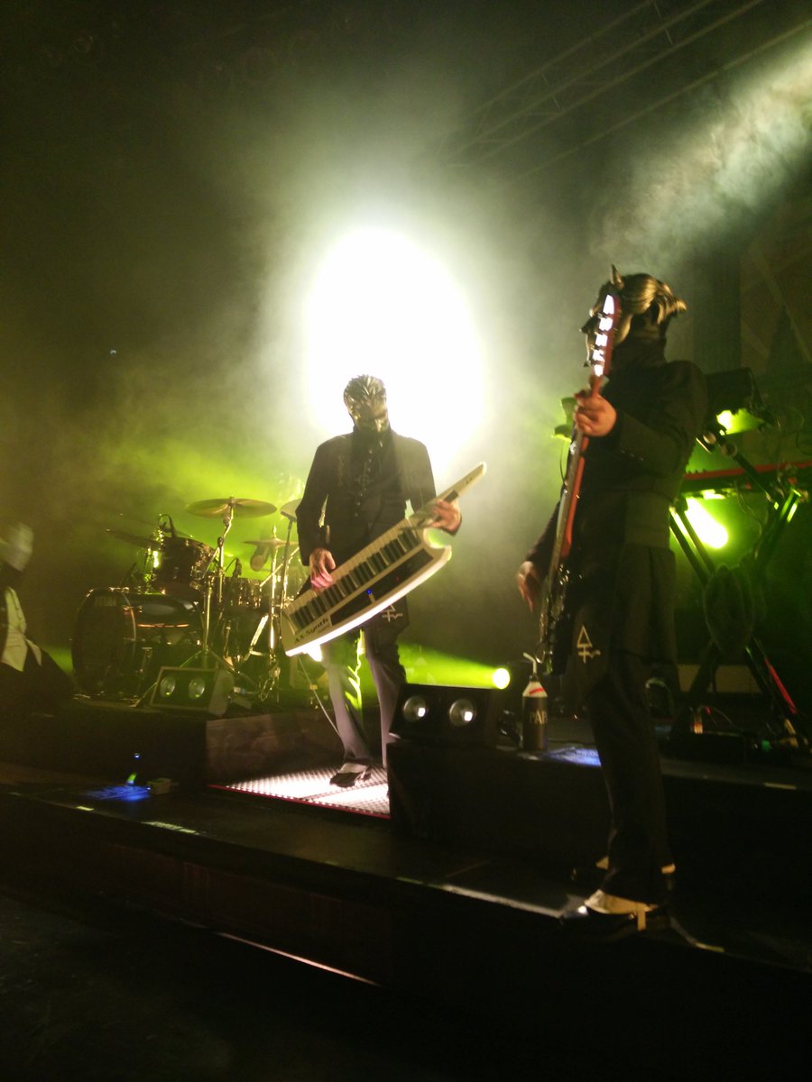 pedrol022's tweet photo. Simplemente SUBLIME, Ghost #AguanteMetalero  #Ghost #Papa #Ghouls https://t.co/NaNNvGOgb2