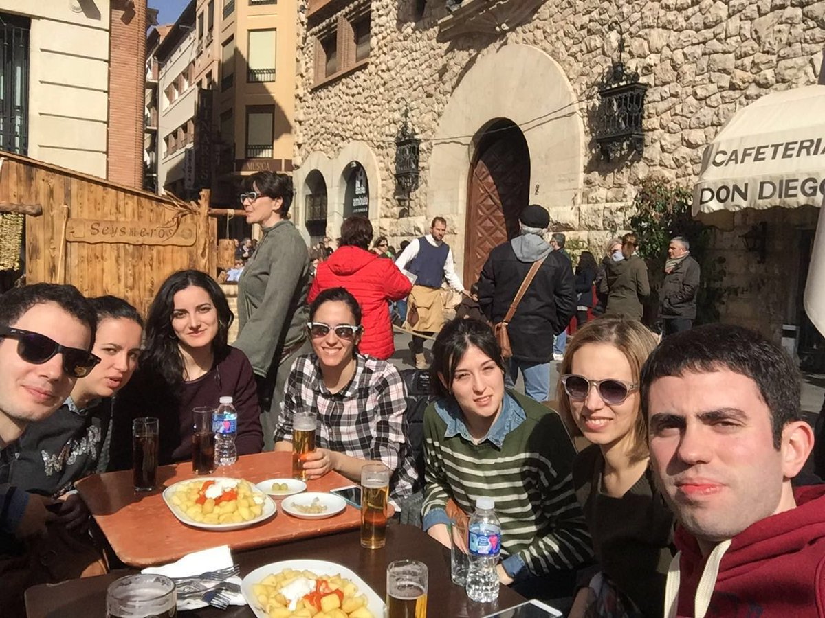 mariavalles_'s tweet photo. Fines de semana de convivencia con amigos que hacen que el lunes se haga muuuuy cuesta arriba https://t.co/vhslA0mrEm