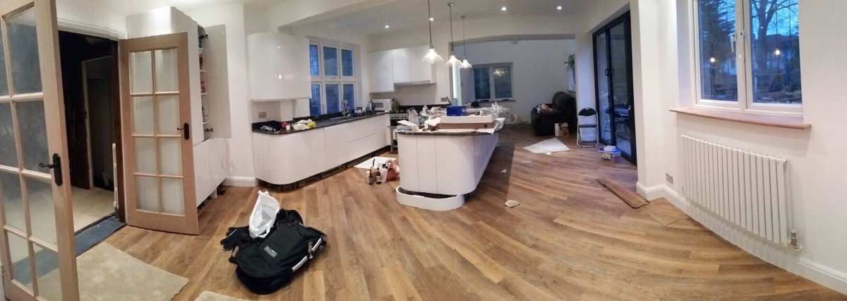 CarpetStyle_ltd's tweet photo. Karndean Floors Knight tile classic limed oak fitted throughout a kitchen &amp; utility room. https://t.co/mc8Bh5lVEI