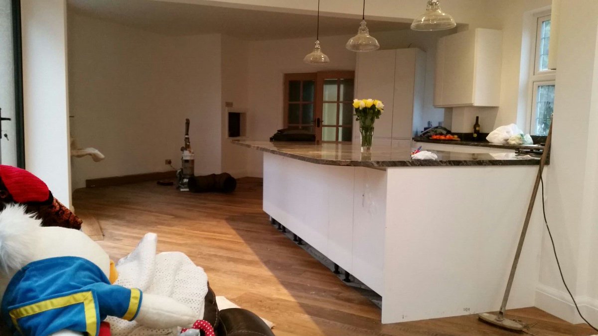 CarpetStyle_ltd's tweet photo. Karndean Floors Knight tile classic limed oak fitted throughout a kitchen &amp; utility room. https://t.co/mc8Bh5lVEI