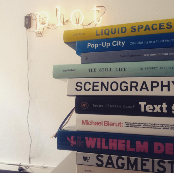 PLOTmag's tweet photo. #PLOTtopic
We ❤️ 📚, 📚, 📚... #Bibliomaniac
Take a look: https://t.co/l4sMJYQEzG @sagmeisterwalsh @michaelbierut https://t.co/rOkkfnKnKX