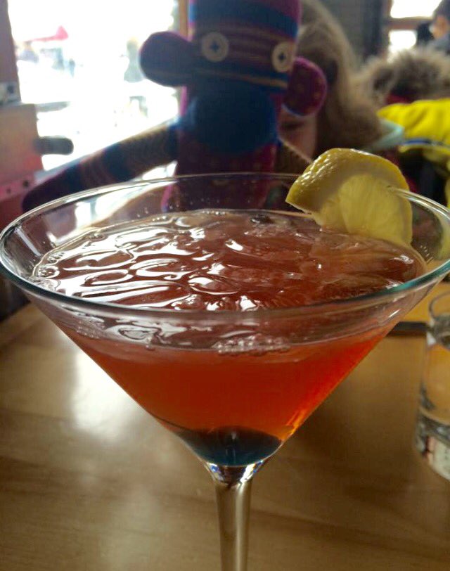m1ssmonkeypenny's tweet photo. @m1ssmonkeypenny #sockmonkey likes his #martini https://t.co/b6jVYPSOv2
