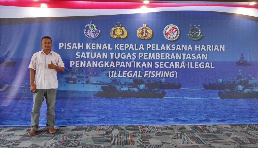 Bersama Bergerak Memberantas Penangkapan Ikan Secara Illegal (Stop Illegal Fishing) <a href="/susipudjiastuti/">Susi Pudjiastuti</a> <a href="/TNI_AL/">BERITA MILITER</a> @Polri