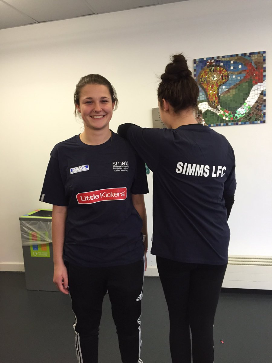 stmarys_wfc's tweet photo. Our training tops have arrived with both our sponsors on them! #simmslfc #grays @LittleKickers https://t.co/7CVu3gww1l