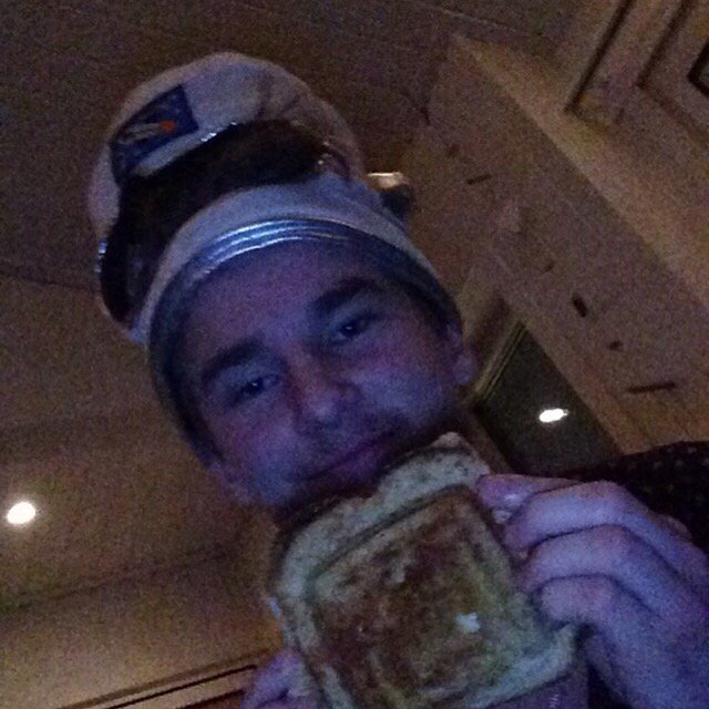 Torforsberg's tweet photo. Efter en månlandning är det aldrig fel m en toast https://t.co/5lXzobyLOH
