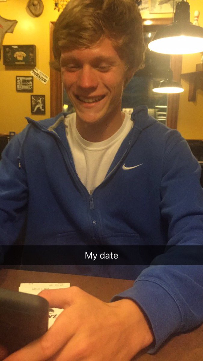 hopper_hotcakes's tweet photo. Happy birthday brotha, stay schemin for the hotcakes 💰💰 https://t.co/224tQfDLGN