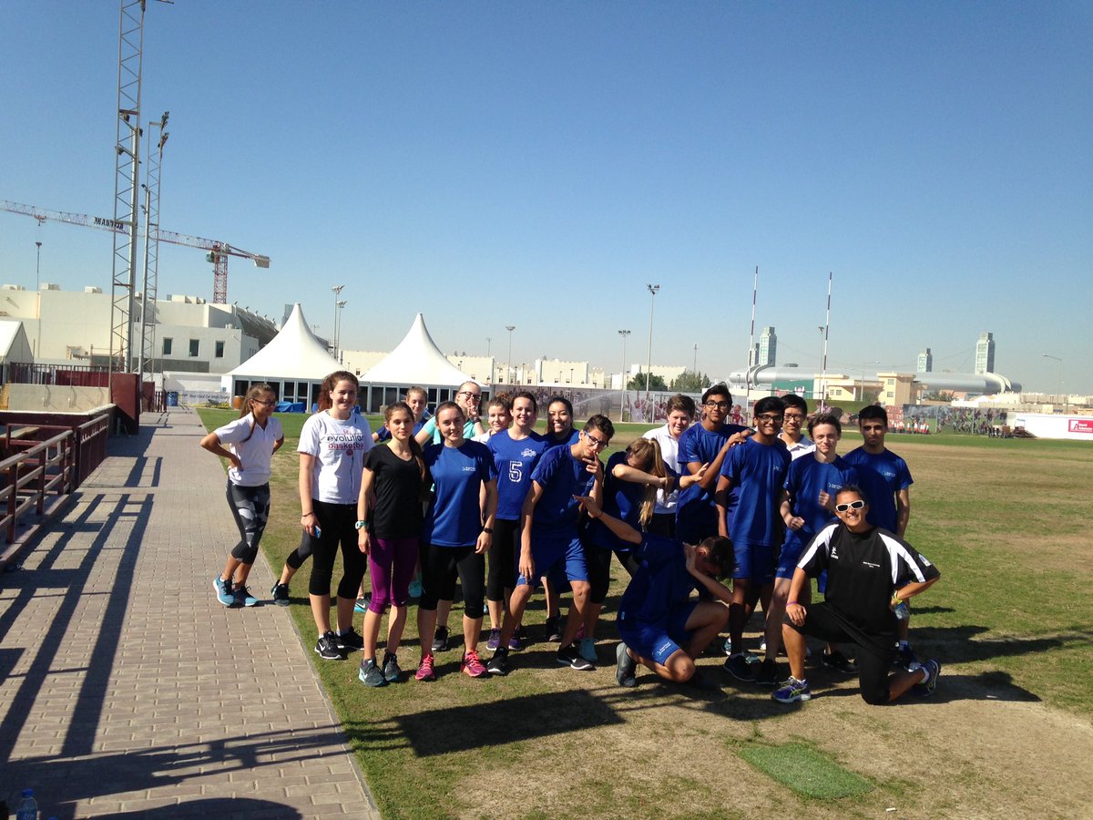 DCDofE's tweet photo. Silver students doing their sponsored run to raise money for their Sri Lanka trip next week https://t.co/dBqKufBOc3