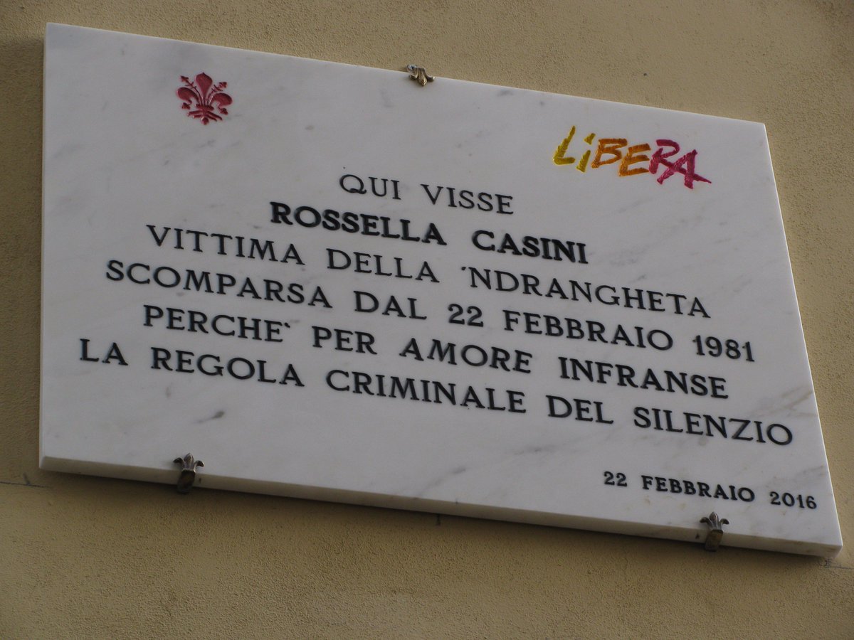 RadioCora_it's tweet photo. #Firenze commemora #RossellaCasini, vittima di 'ndrangheta, con una targa in #BorgoLaCroce @Libera_Firenze https://t.co/DCHuGvM9AH
