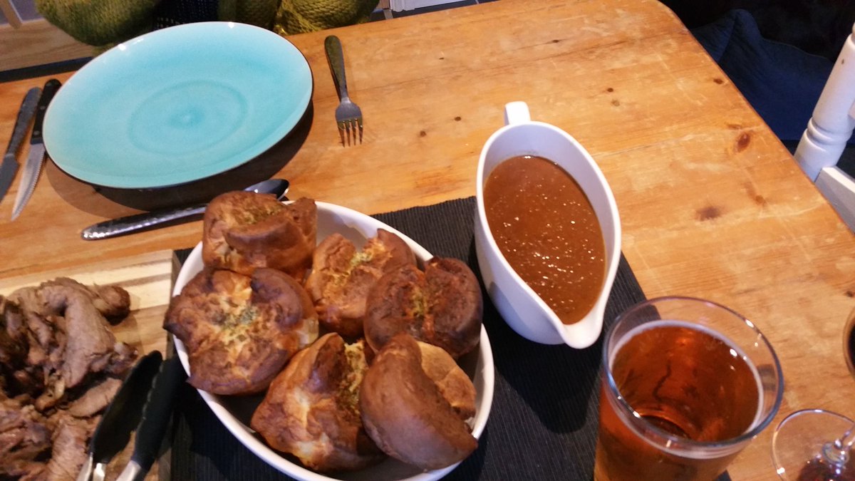 paccrash's tweet photo. @jamieoliver @JamiesItalianUK almost as good as #CartersKitchen #RoastBeefSunday @deliciousmag @RubyandWhite https://t.co/1MKSw9Y9I9