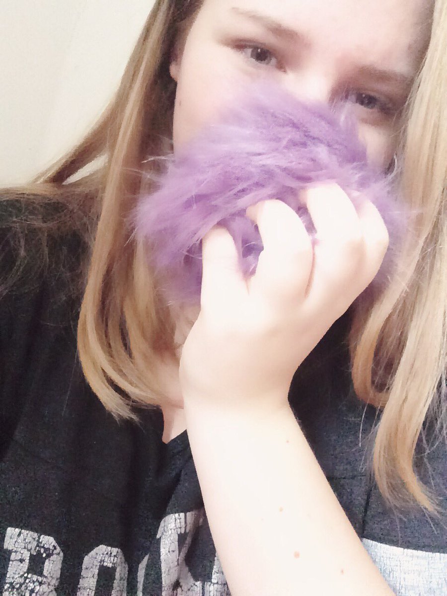 _kumiho__'s tweet photo. я наконец дома 🌚🌚🌚
чем заняты?❤️✨ https://t.co/fjQnZ0HG79