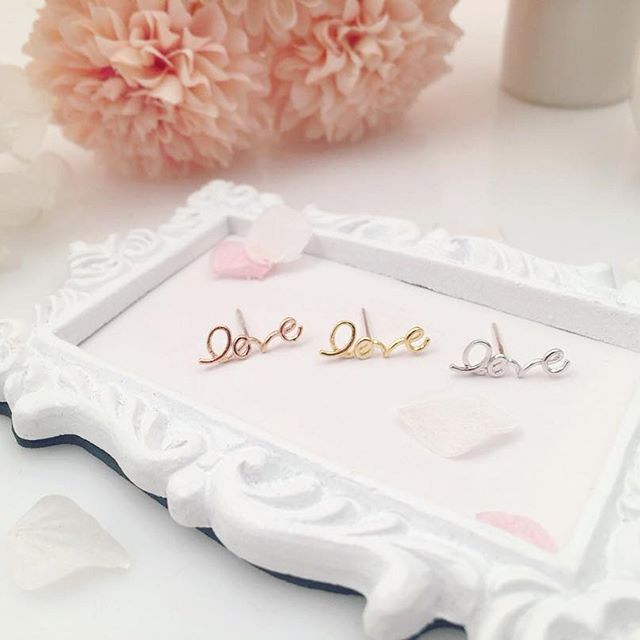 STUFFIT_GLOBAL's tweet photo. "Love" "Love" "Love" 🎶
#love #lovely #loveearring #earring #rosegold #gold #silver #flowers #spring #white #pink https://t.co/m9mEZRgJNX