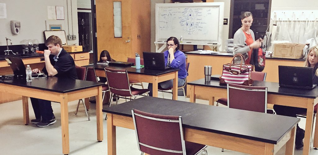 dkhendon's tweet photo. eMINTS "early group" #differentiatelearning Roanoke City Schools PD #emints @cmarcum4 @carmen_emints https://t.co/tNsWuYy6xh
