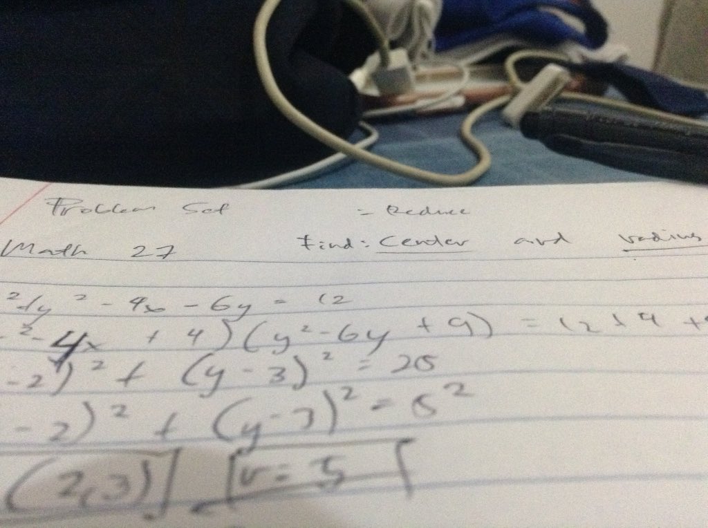 JoshuaNder's tweet image. Kaya pa. 👌🏻 📝🗒 #ProblemSet #math27 💔💔💔