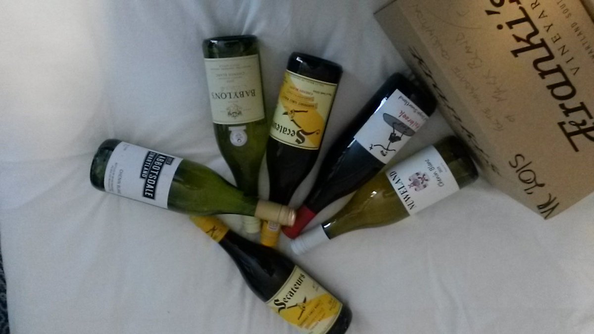 Mark Bland (@theblenderswine) on Twitter photo A Box Of Swartland Chenin funness with a note 'For the immediate consumption of Mark Bland'. Monday is looking up! A Box Of Swartland Chenin funness with a note 'For the immediate consumption of Mark Bland'. Monday is looking up!