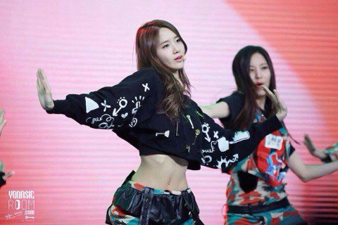 snsdforeverlov2's tweet photo. 懐かしすぎるiPhoneファイブ！ https://t.co/g8OeT1rN7g