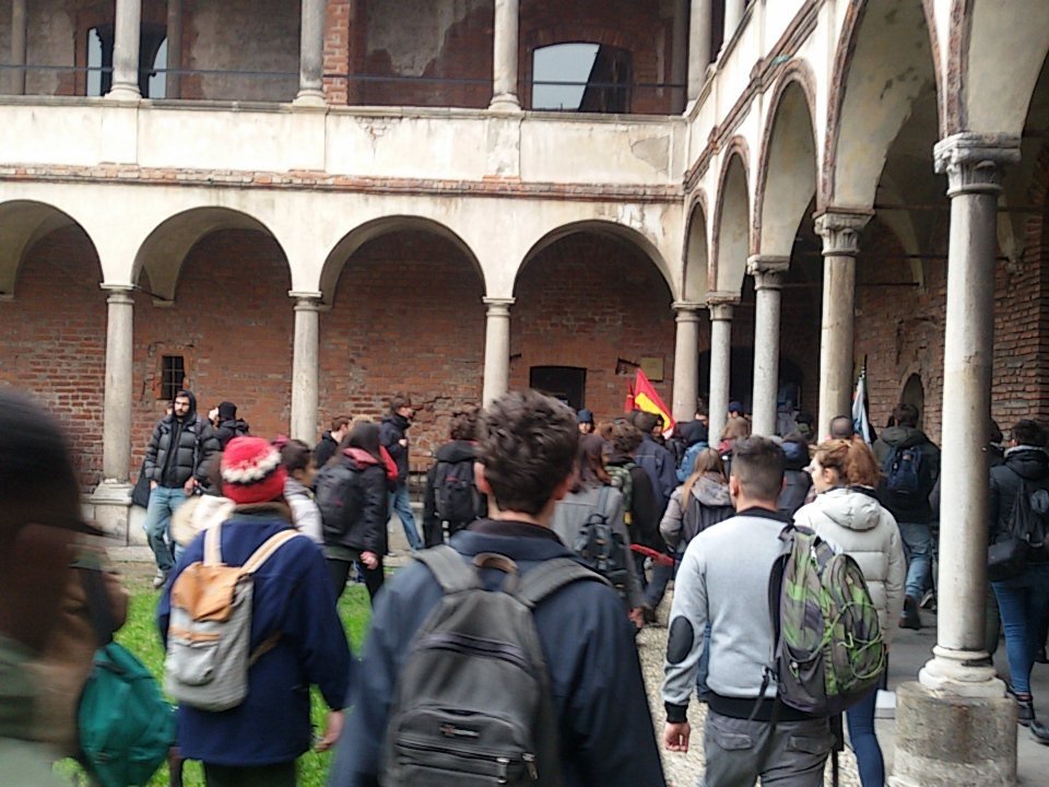 Fuori i fascisti dall'università #antifa <a href="/LaStatale/">Università degli Studi di Milano</a> un luogo d cultura e memoria contro ignoranza razzismo fascismo