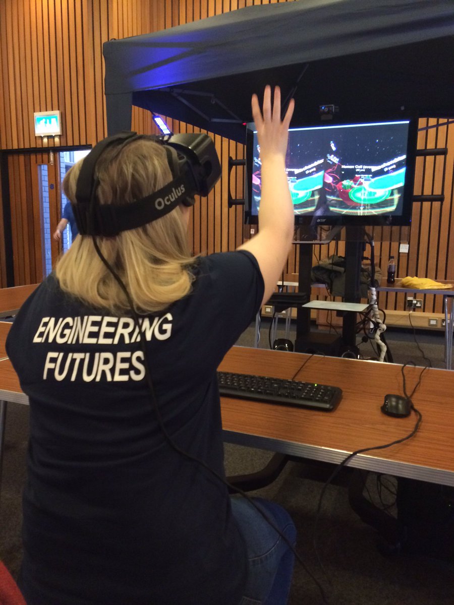 SmartBandages's tweet image. #oculus #rift here today @UlsterUni as part of #engineeringfutures for @niscifest @Drug_Delivery