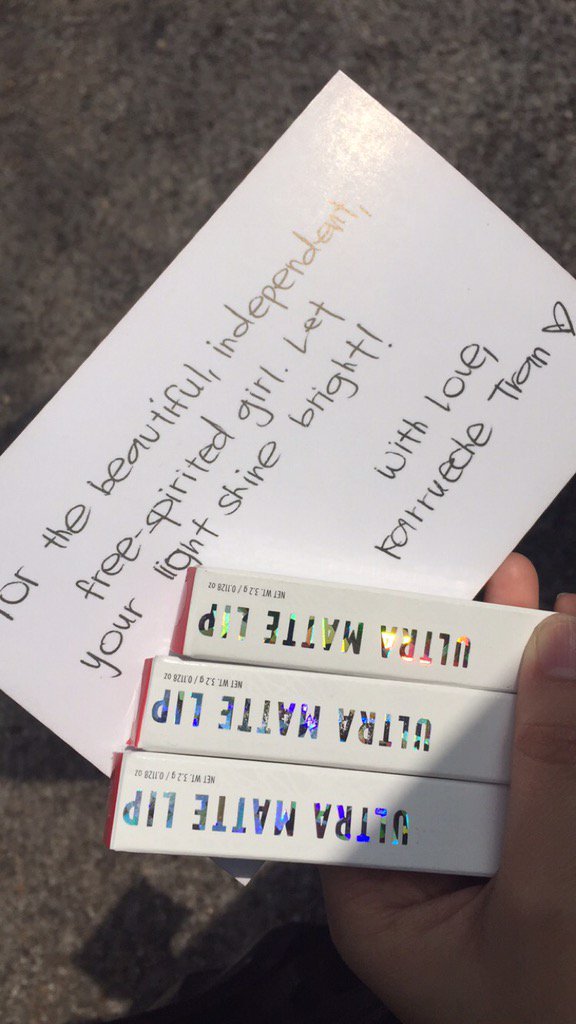 DiamonsAndGold's tweet image. #KaePop 😍😍