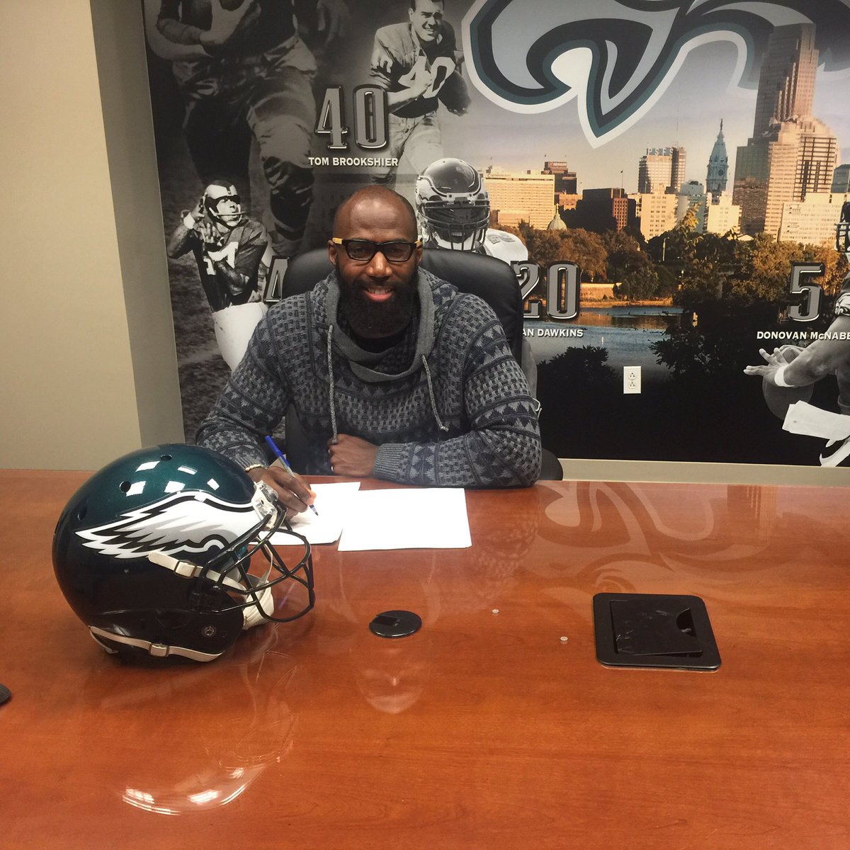 Signed, sealed, delivered... I'm yours Philly! #FlyEaglesFly