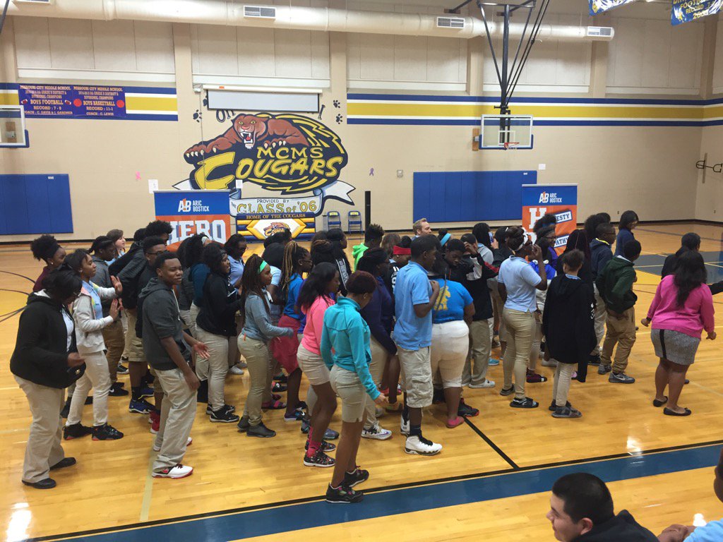 MCMSCoogs's tweet photo. #MCMSCoogs showing school spirit with Aric Bostick! 8th grade rules! https://t.co/EaLCDahQA7