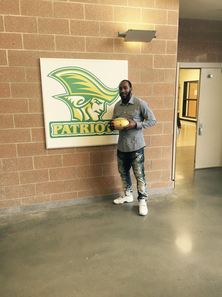 hakeemnicks's tweet photo. Popped up at my old high school earlier today!#independencehigh! Thanks A lot!! #NeverLostAGame #HighscoolAlumni https://t.co/LBH9qZPEI1
