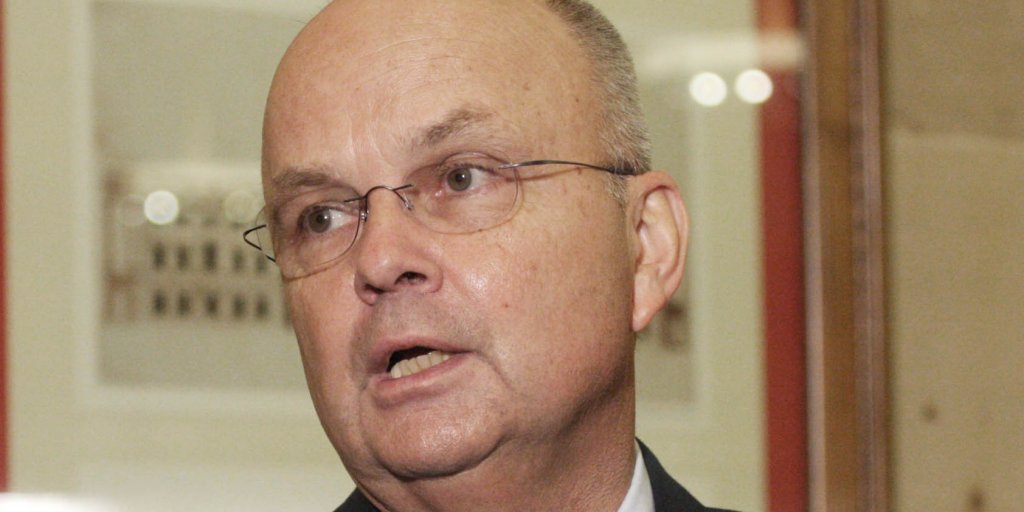 BusinessInsider's tweet photo. The former head of the NSA has a surprising stance on Apple's battle with the FBI https://t.co/woIoGmm6Tx https://t.co/FSSaAE1uqY