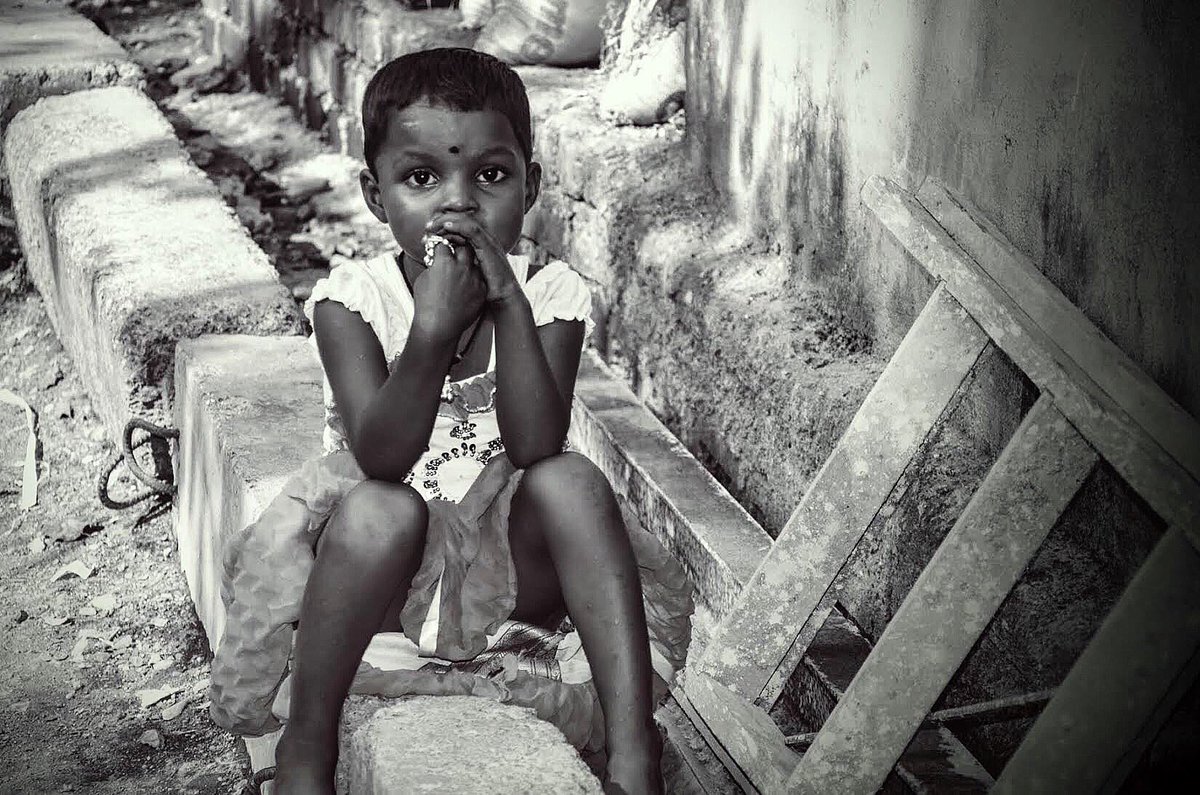 dirtywall's tweet photo. Waiting for tuition class to start in the Saki Naka slum community. #poverty #travelphotography  #travel #education https://t.co/hS5HVcGo67
